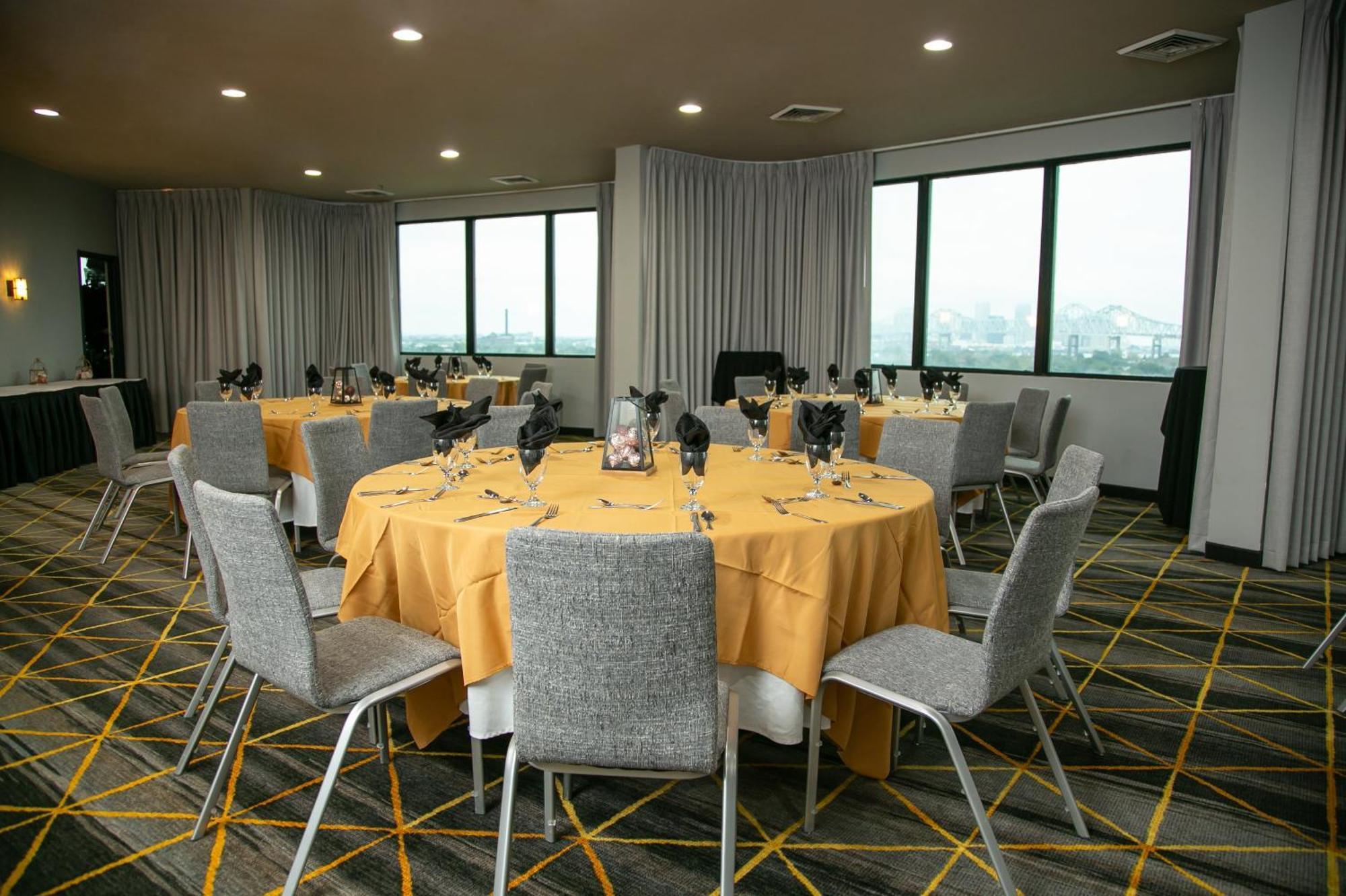 Holiday Inn New Orleans West Bank Tower By Ihg Gretna Exterior photo